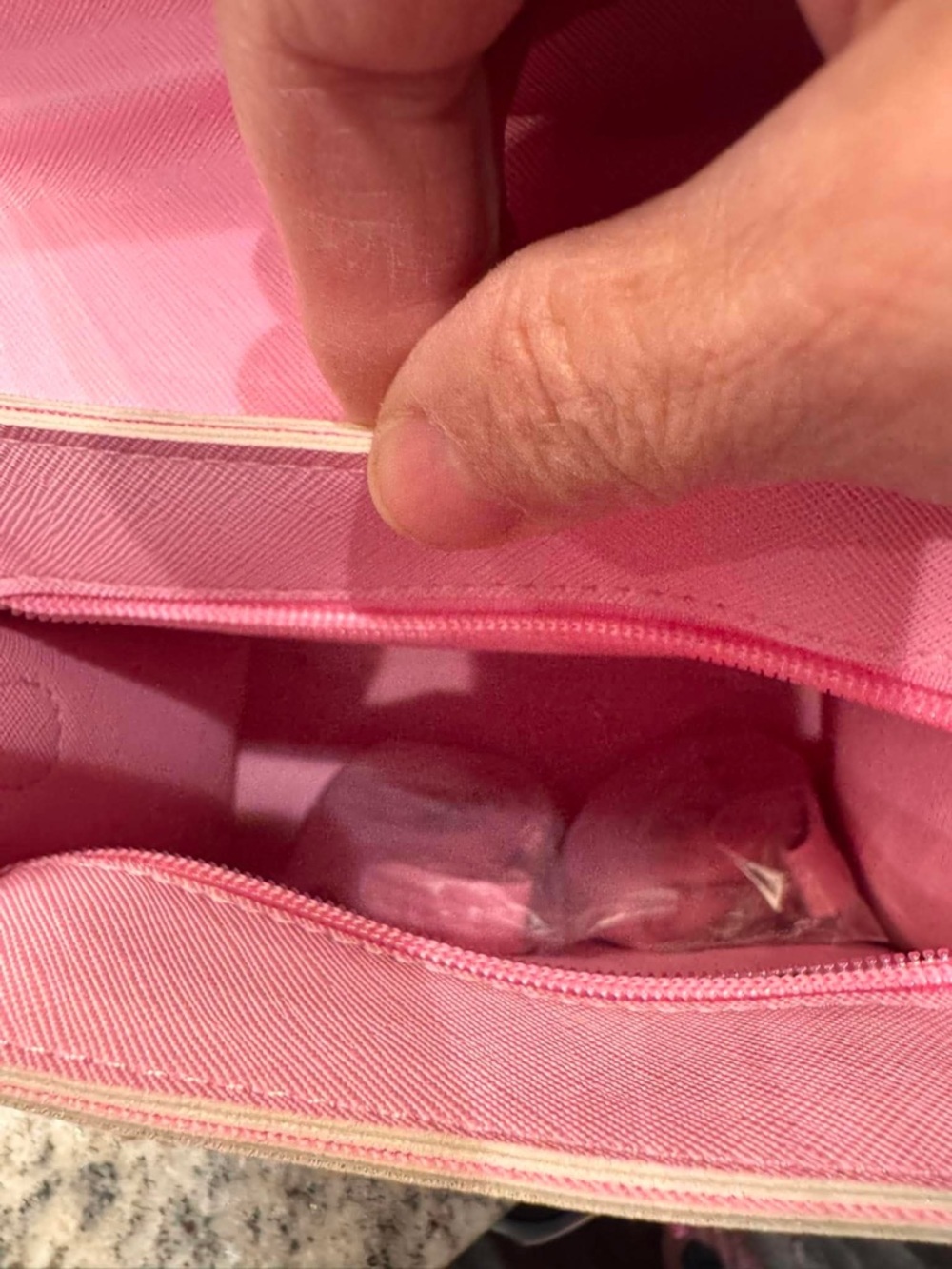 Hello Kitty Pink Kawaii Character bag magnetic closure Straps inside
8x9in - Picture 4 of 6